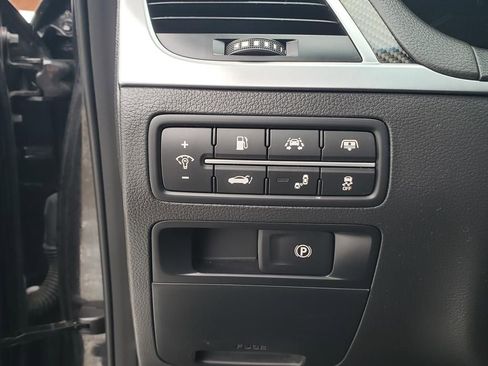 Used 2019 Genesis G80 3.3T Sport image 31