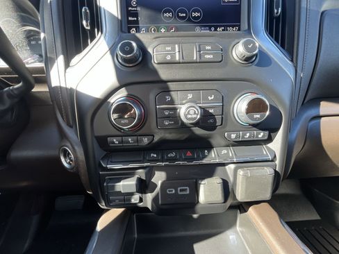 Used 2021 Chevrolet Silverado 3500 LTZ w/ LTZ Plus Package image 11