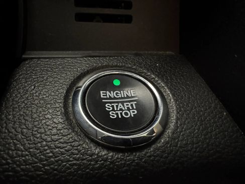 Used 2020 Ford F150 Lariat w/ Equipment Group 502A Luxury image 17