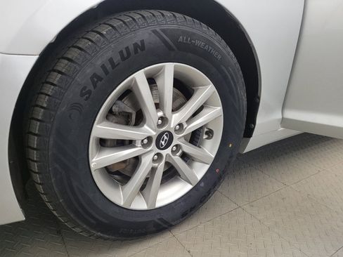 Used 2017 Hyundai Sonata SE image 31