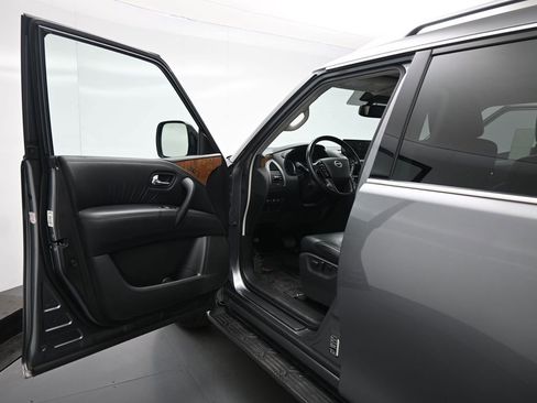 Used 2024 Nissan Armada SL image 9