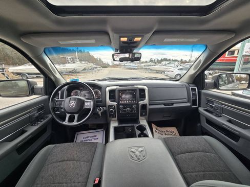 Used 2015 RAM 1500 Classic SLT w/ SLT Plus D←cor Group AWD/4WD image 17