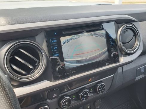 Used 2018 Toyota Tacoma TRD Sport w/ Technology Package AWD/4WD image 27