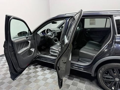 Used 2022 Volkswagen Tiguan SE R-Line AWD/4WD image 13