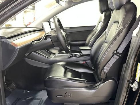 Used 2021 Tesla Model Y Long Range AWD/4WD image 18