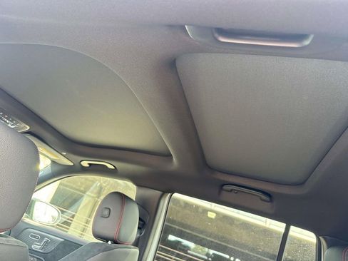 Used 2025 Mercedes-Benz GLB 250 image 8