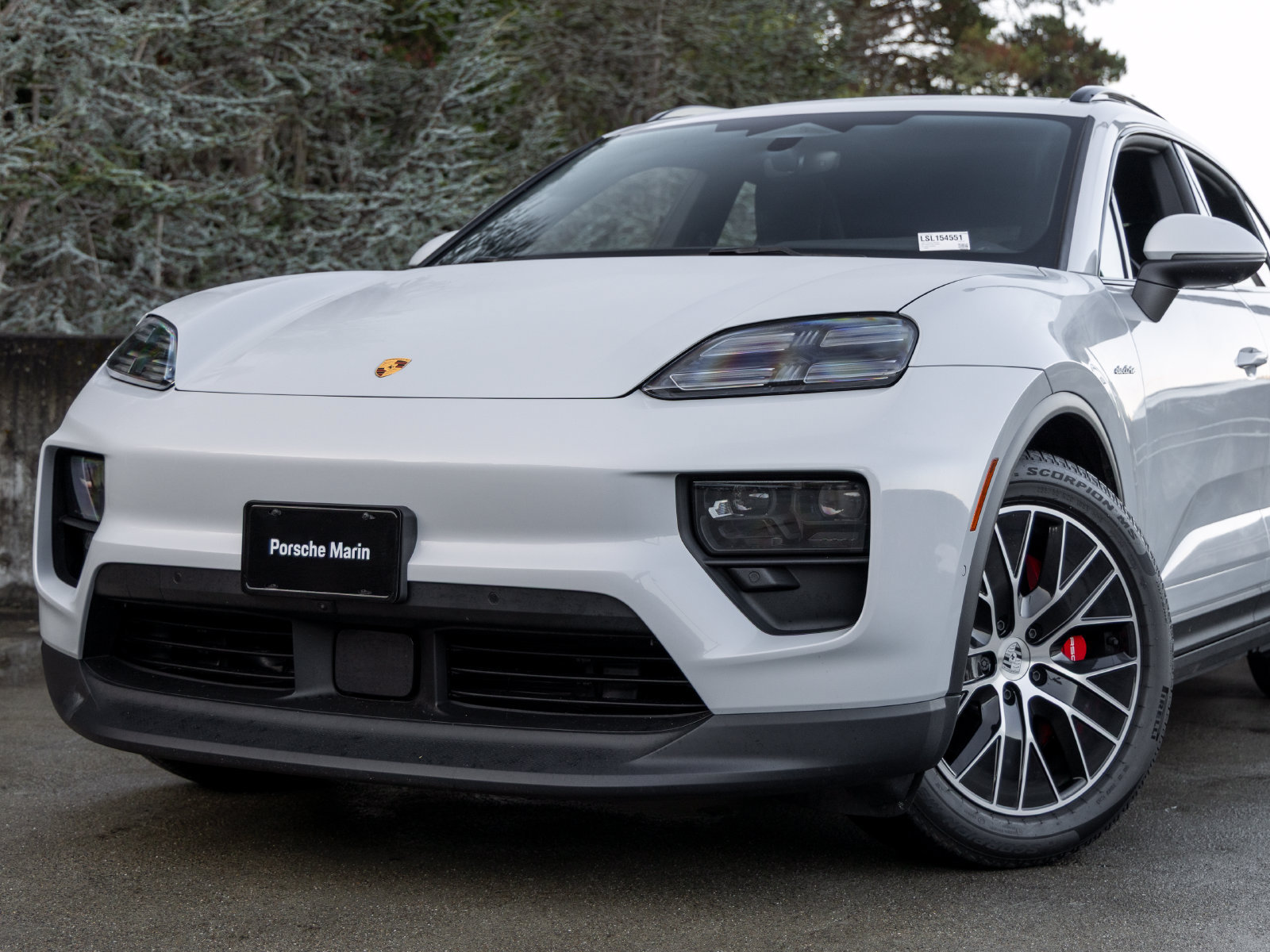 Certified 2025 Porsche Macan 4S Electric AWD/4WD image 7