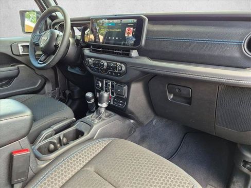 Used 2024 Jeep Wrangler Unlimited Rubicon 4xe w/ Technology Group AWD/4WD image 21