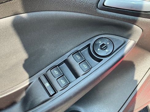 Used 2015 Ford Focus SE FWD image 23