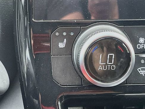 Used 2025 Toyota Highlander XLE AWD/4WD image 20