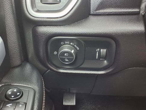 Used 2021 RAM 2500 Big Horn w/ Level 1 Equipment Group AWD/4WD image 12