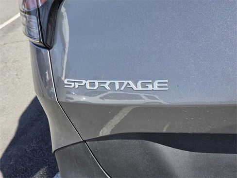 Used 2024 Kia Sportage LX image 7