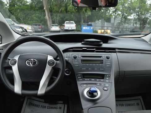 Used 2011 Toyota Prius Two FWD image 17