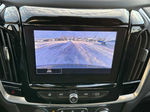 Used 2022 Chevrolet Traverse LT image 30