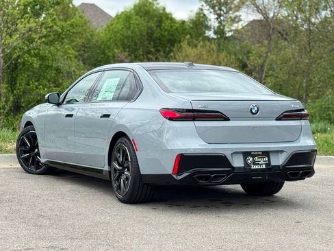 New 2026 BMW 760i xDrive w/ Premium Package AWD/4WD image 4