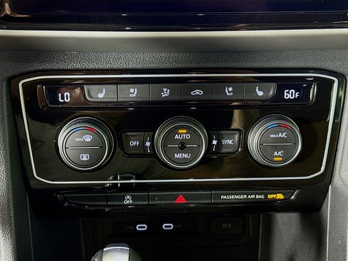 Used 2022 Volkswagen Atlas Cross Sport SEL Premium R-Line image 19