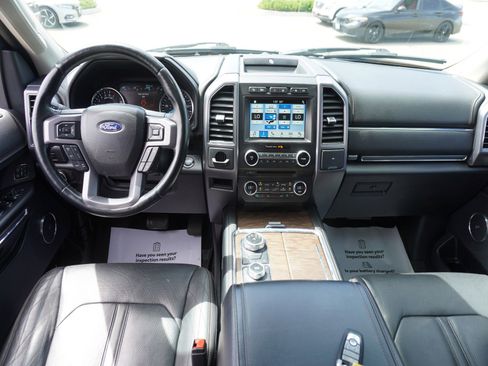 Used 2018 Ford Expedition Platinum AWD/4WD image 2