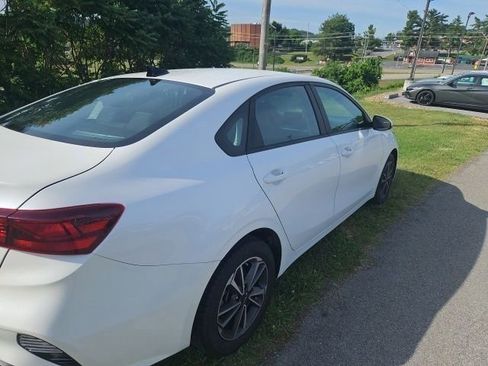 Used 2023 Kia Forte LXS FWD image 5
