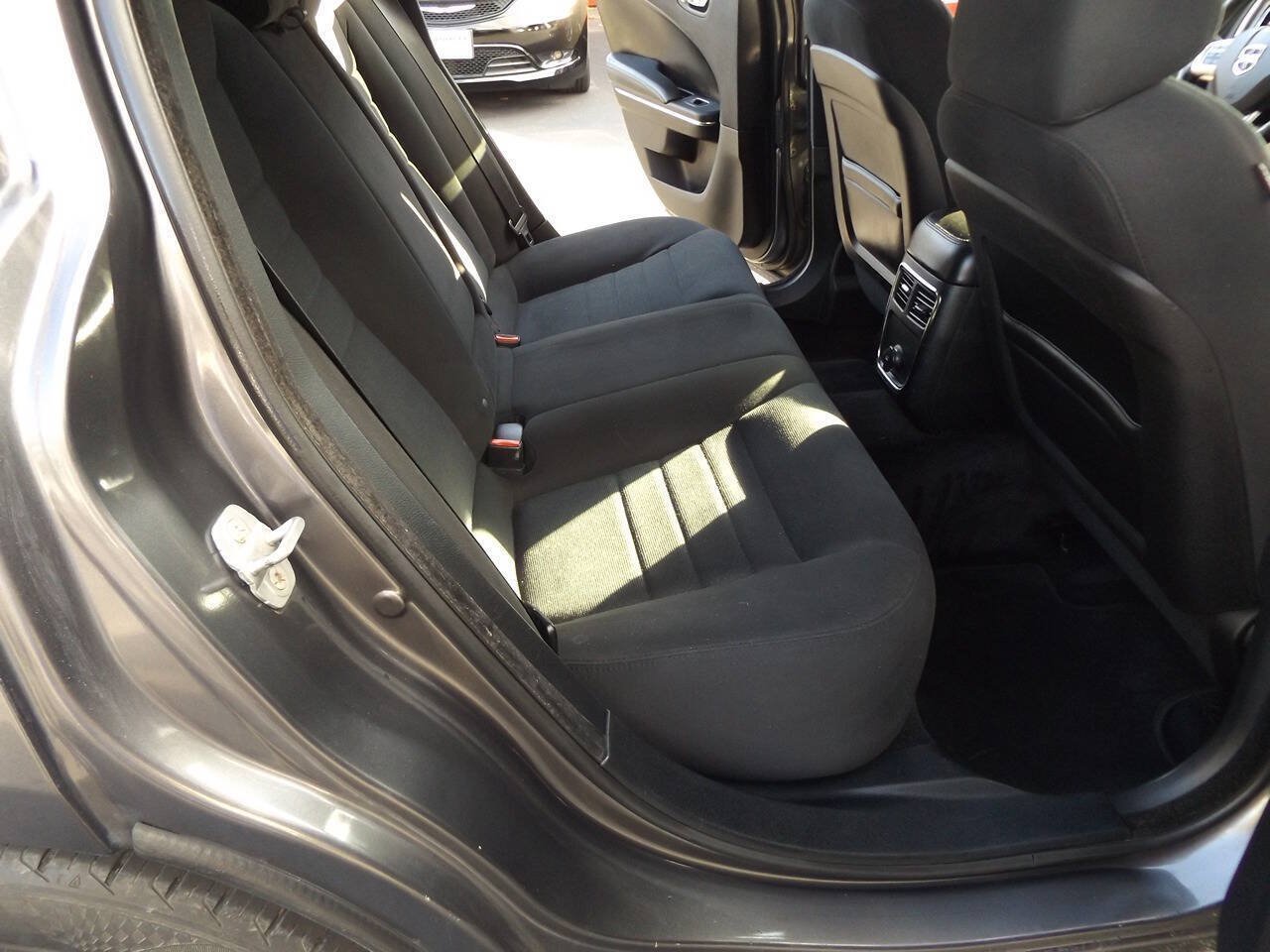 Used 2014 Dodge Charger SE AWD/4WD image 24