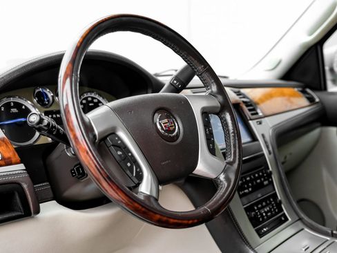 Used 2013 Cadillac Escalade Platinum image 20