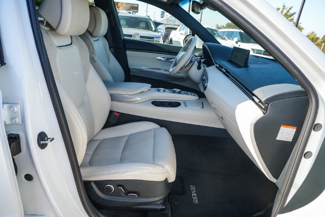 Used 2025 Genesis Electrified GV70 AWD/4WD image 19