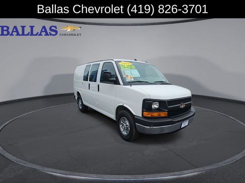 Used 2014 Chevrolet Express 2500 RWD image 3
