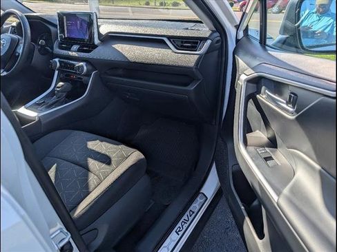 Used 2023 Toyota RAV4 AWD Hybrid image 21