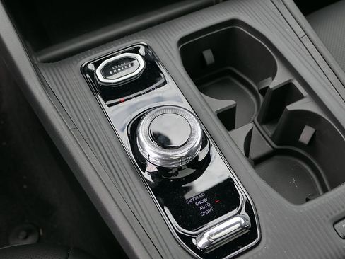 New 2026 Jeep Cherokee Limited AWD/4WD image 18