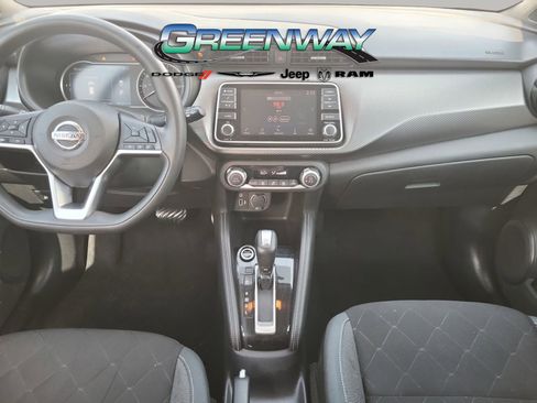 Used 2020 Nissan Kicks SV image 13