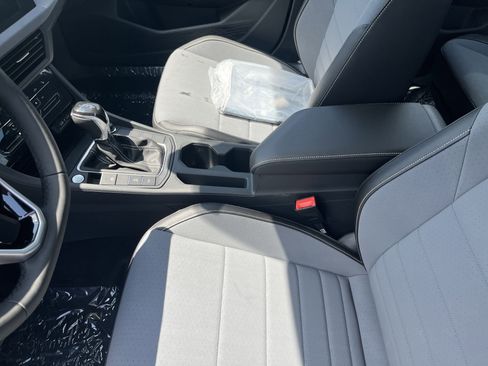 New 2025 Volkswagen Jetta SE image 13