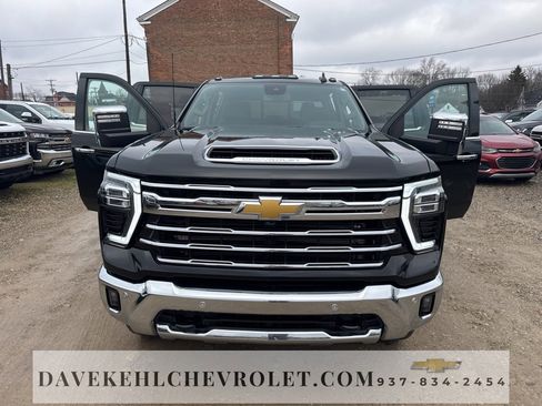 Used 2025 Chevrolet Silverado 2500 LTZ w/ LTZ Plus Package image 42
