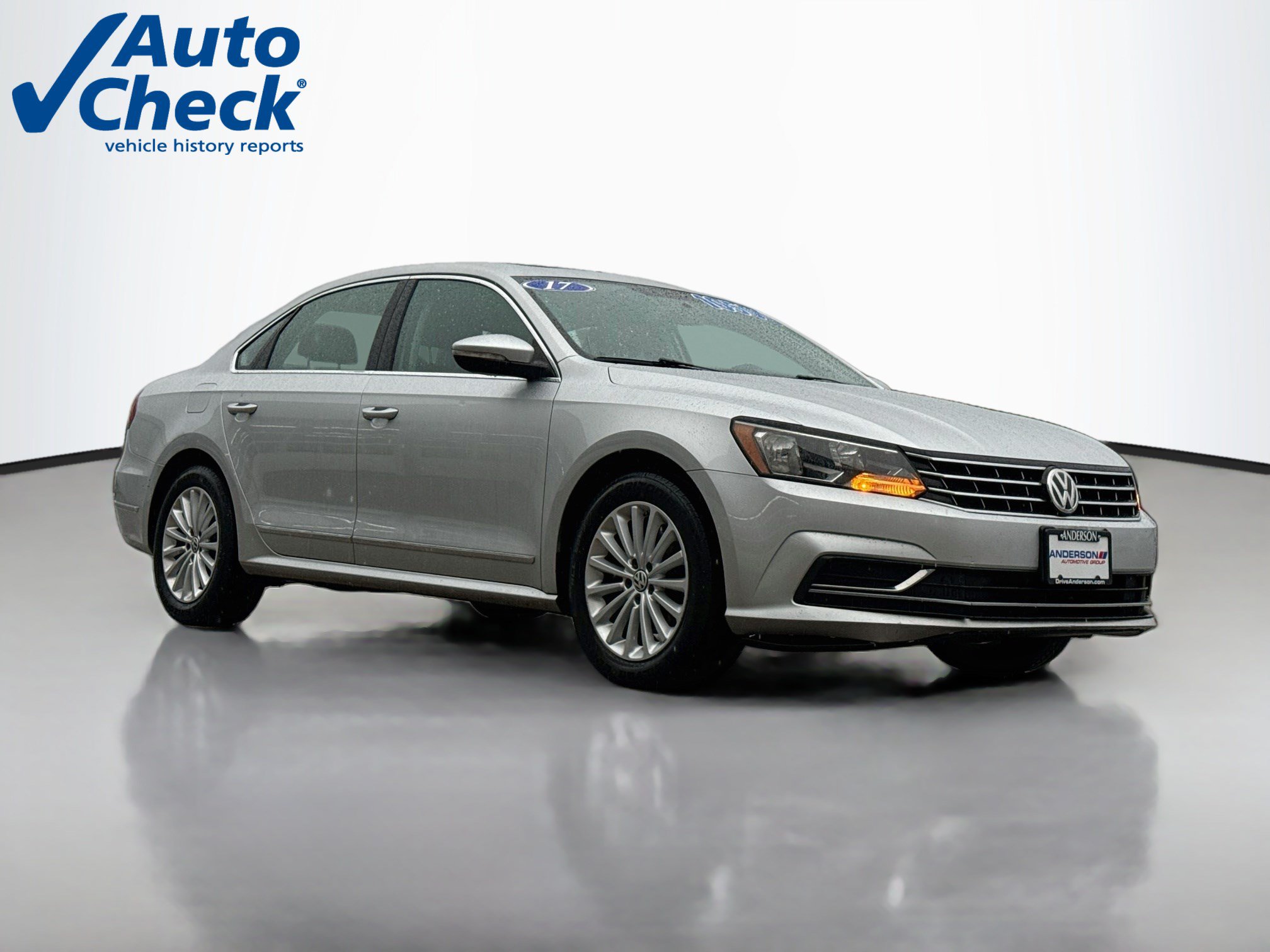Used 2017 Volkswagen Passat 1.8T SE FWD image 1