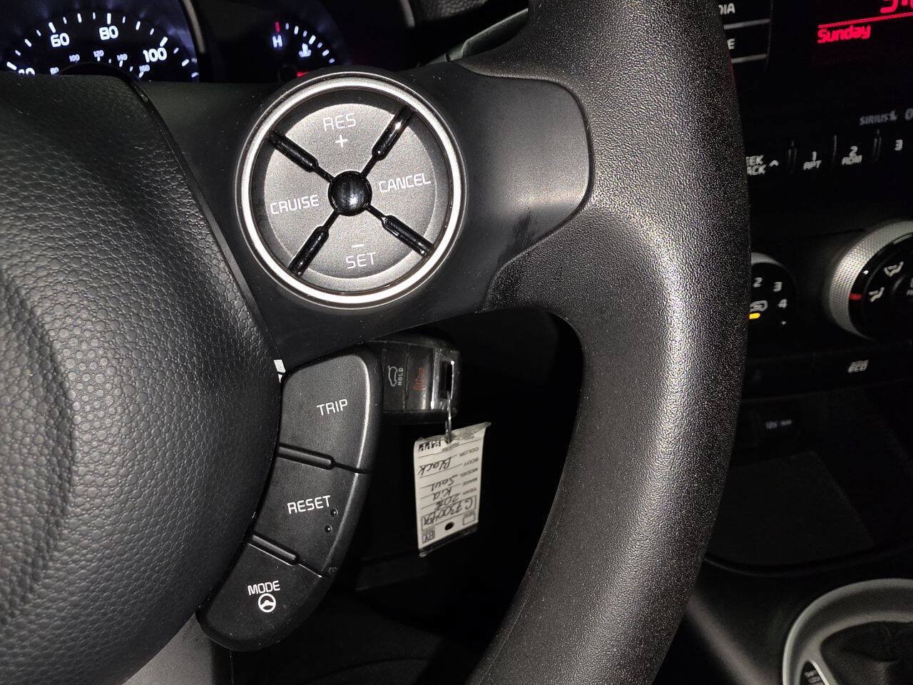 Used 2016 Kia Soul FWD image 18