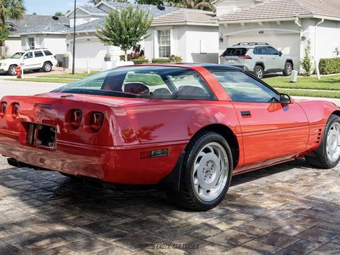 Used 1992 Chevrolet Corvette Coupe RWD image 8