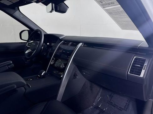 Certified 2023 Land Rover Discovery S R-Dynamic AWD/4WD image 31
