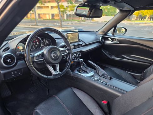 Used 2017 MAZDA MX-5 Miata RF Grand Touring RWD image 17