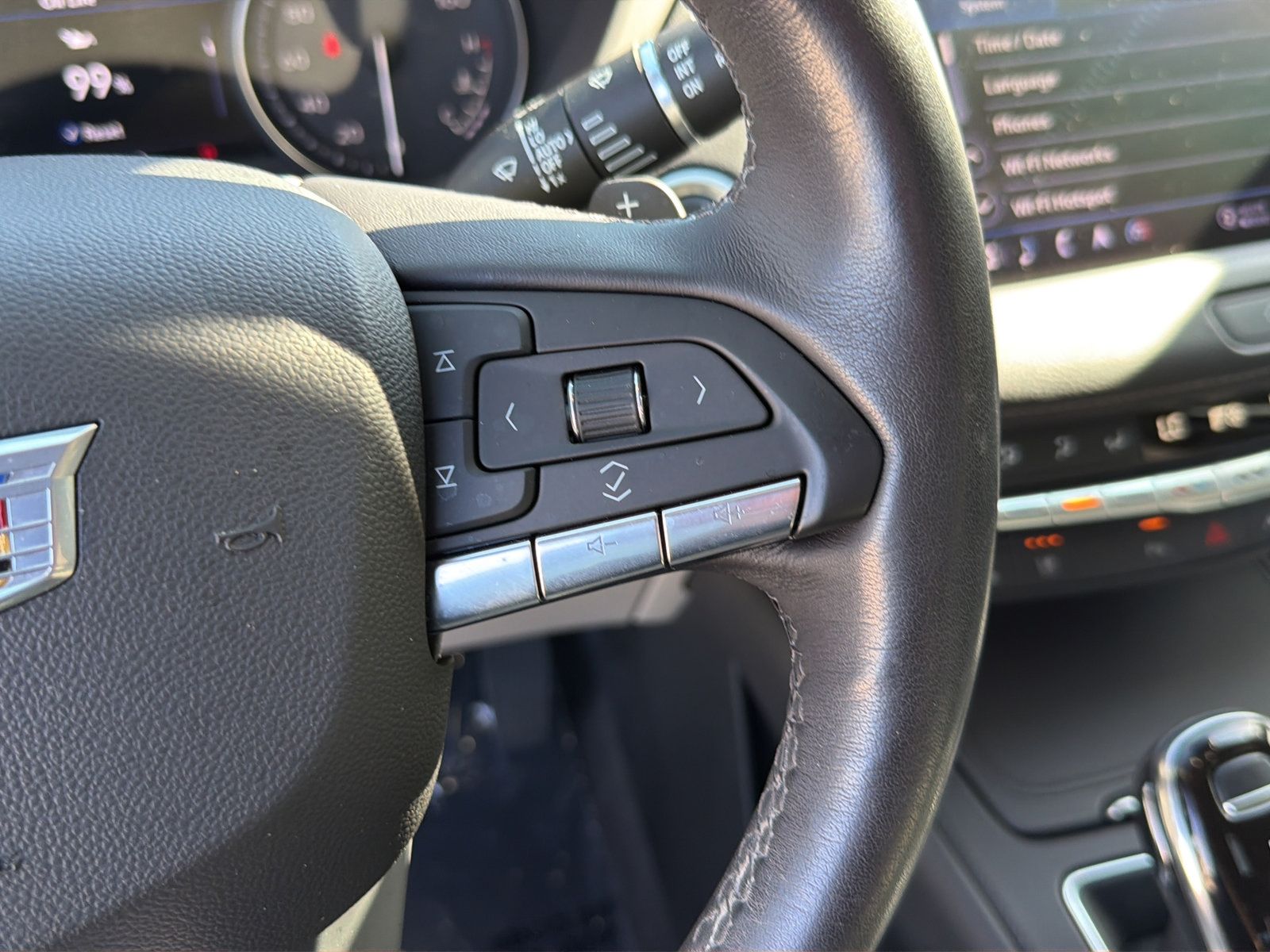 Used 2023 Cadillac XT4 Premium Luxury w/ Technology Package FWD image 20