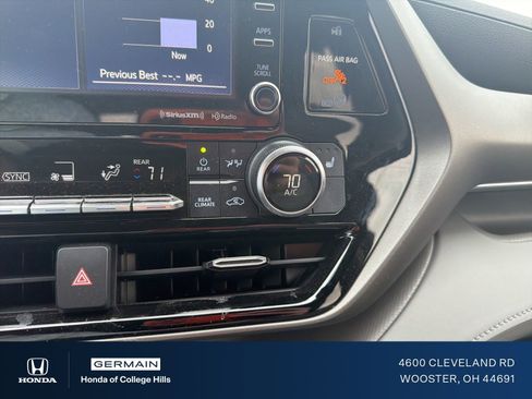 Used 2022 Toyota Highlander XLE AWD/4WD image 23