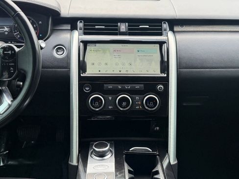 Used 2019 Land Rover Discovery HSE Luxury image 25