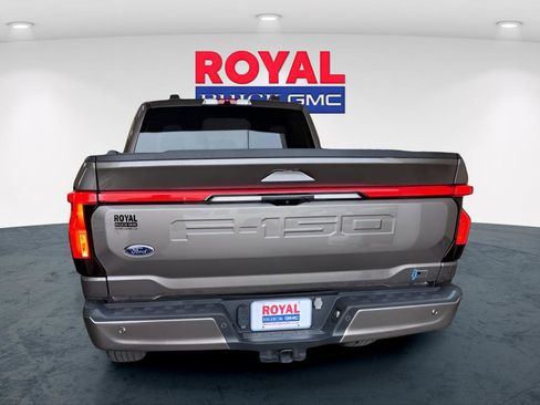 Used 2023 Ford F150 Lightning Platinum image 15