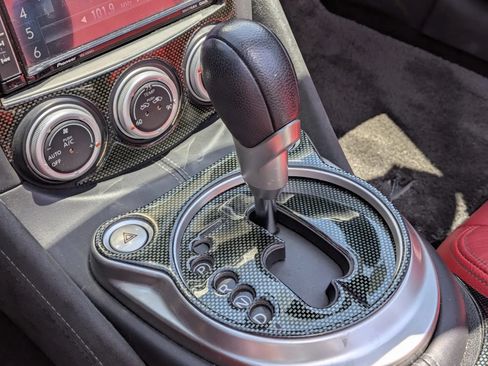 Used 2012 Nissan 370Z Roadster RWD image 12