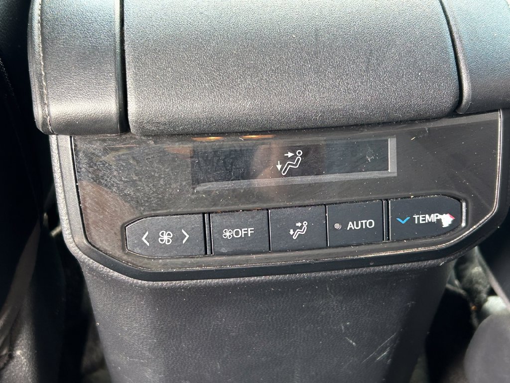 Used 2022 Toyota Highlander XSE FWD image 24