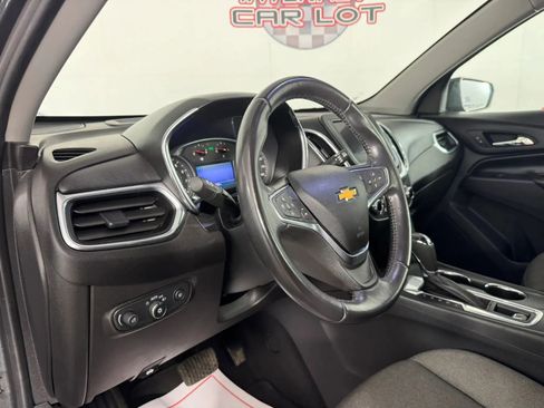Used 2020 Chevrolet Equinox LT w/ Driver Convenience Package image 10
