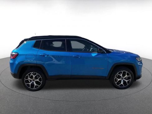 Used 2025 Jeep Compass Limited image 16