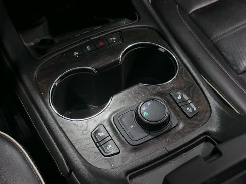 Used 2020 GMC Acadia Denali image 24