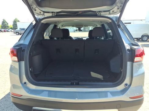 Used 2024 Chevrolet Equinox LT FWD image 8