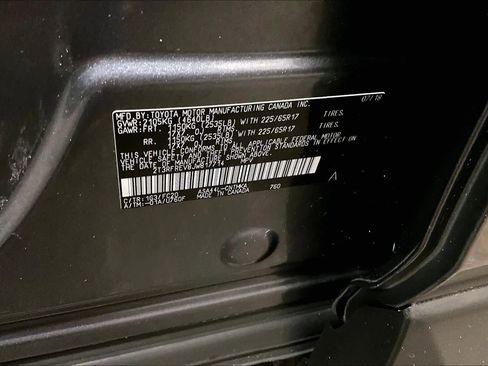 Used 2018 Toyota RAV4 XLE image 33