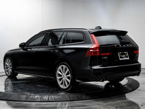Used 2020 Volvo V60 T5 Momentum w/ Protection Package Premier image 8