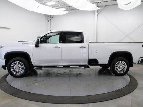Used 2023 Chevrolet Silverado 3500 High Country w/ Z71 Off-Road Package AWD/4WD image 4