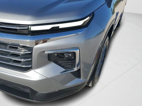 Certified 2025 Chevrolet Traverse LT FWD image 17